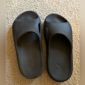 Boys Puma Slides - Size 5